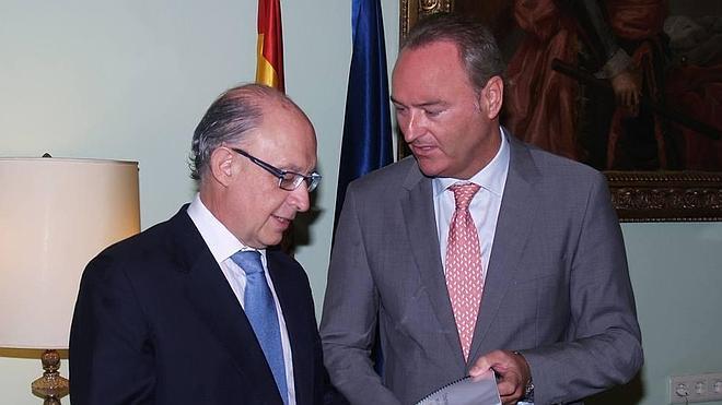 Montoro cuestiona el acuerdo del Consell para pagar la extra de 2012 a los funcionarios