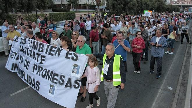 Los vecinos de los barrios del sur unen fuerzas y denuncian el abandono del Ayuntamiento