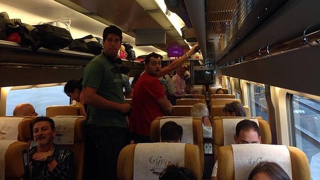La quinta avería del AVE obliga a reubicar a 260 personas en 3 trenes