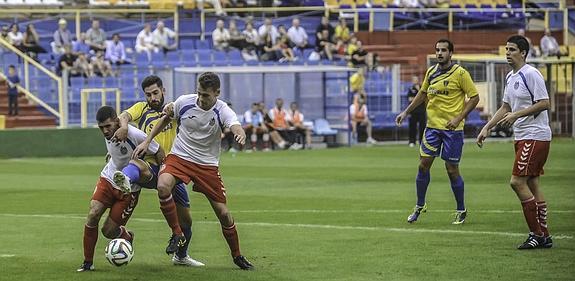 Al empuje del Orihuela le falta tino