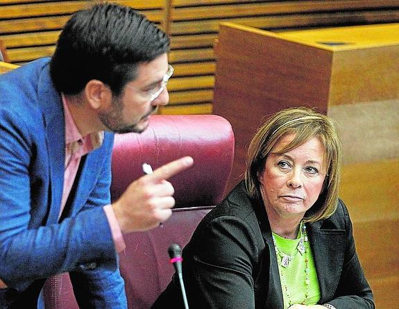 EU da la espalda al acto institucional del 9 d'Octubre por el premio al Rey