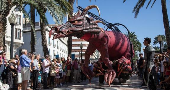 Celebraciones por el Nou d'Octubre en el paseo