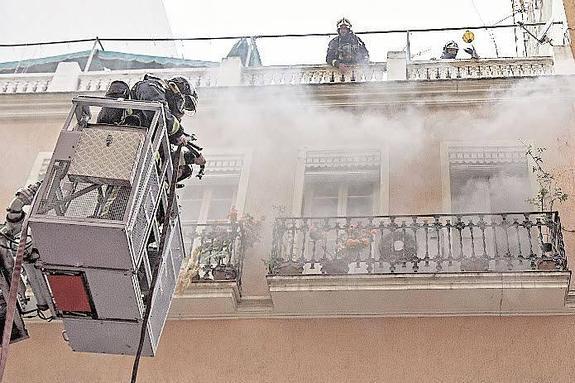 Inspección de Trabajo da al Consistorio siete días para renovar material de los bomberos