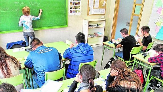 Los directores fichan este curso a 400 profesores para tareas de refuerzo