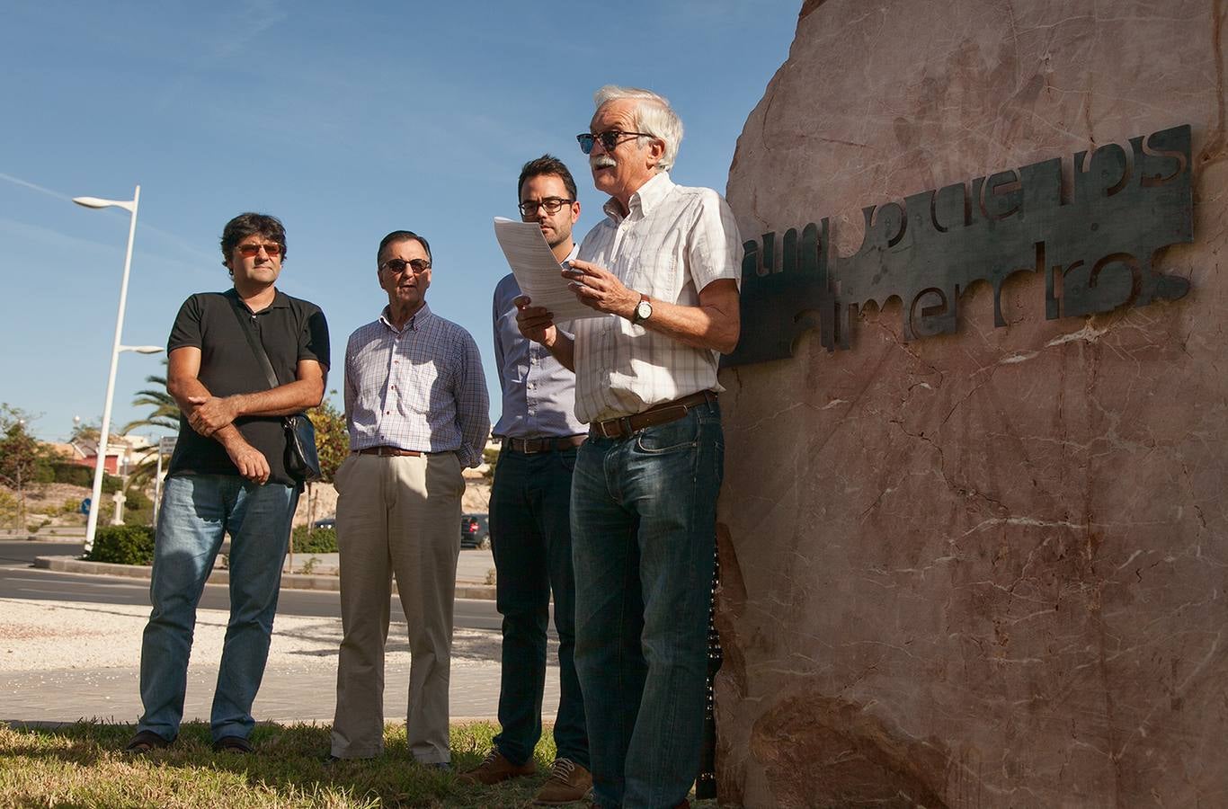 Reinauguran el monolito del Campo de los Almendros