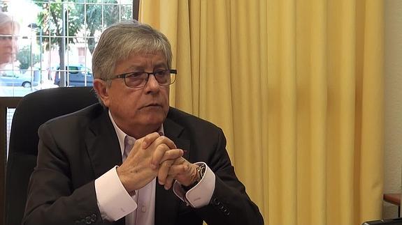 «Conseguiré que los autobuses 'coloraos' lleguen a Puente Tocinos»