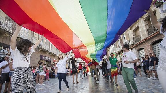 El Ayuntamiento de Cartagena lucirá la bandera del arcoiris durante el Orgullo Gay