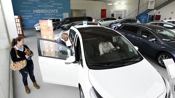 Las ventas de turismos crecen casi un 26% en la Región en octubre