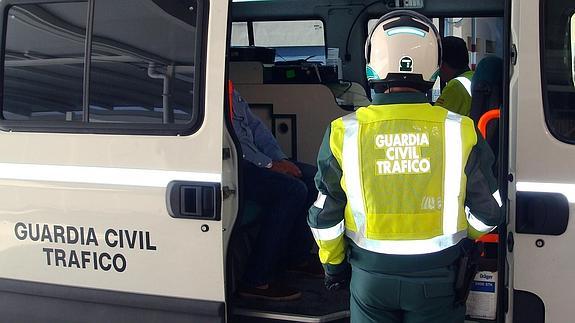 Detenido un conductor que fingió ser otra persona para evitar una sanción