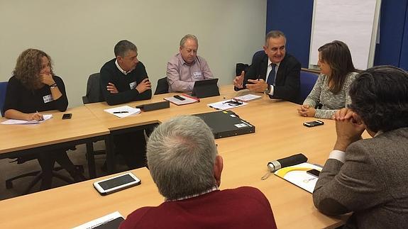 Tovar recopila iniciativas en Bruselas para impulsar la reindustrialización