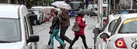 El frente frío trae lluvias y un descenso térmico de 8 grados