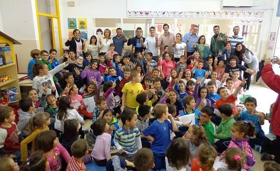 El Orihuela visitó ayer el Colegio Azahar de La Matanza