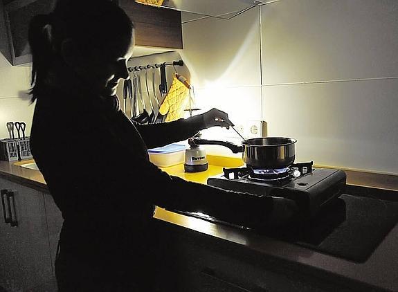 Más de 4.500 familias no pueden pagar la luz ni el gas