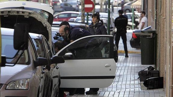 Herida una mujer en Elche al explotar un artefacto colocado en su coche