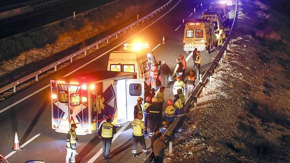 Dos de los heridos en el accidente de Cieza salen de la UCI