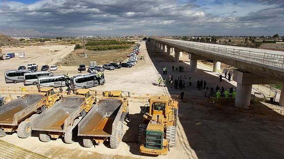 Ayala asegura que el AVE llegara a Murcia en 2015, pese a los cálculos de Adif