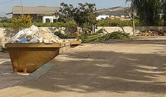 El PSOE denuncia que las podas con picudo se mezclan en el ecoparque