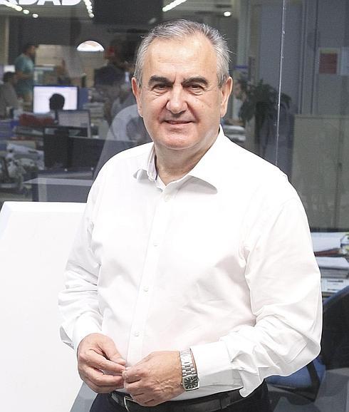 González Tovar se compromete a equipar el Rosell si es presidente de la Comunidad