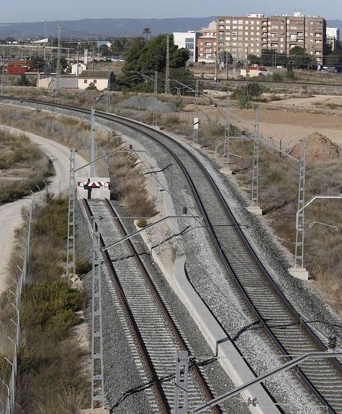 Adif deja de pagar las obras del tercer carril de noviembre y diciembre