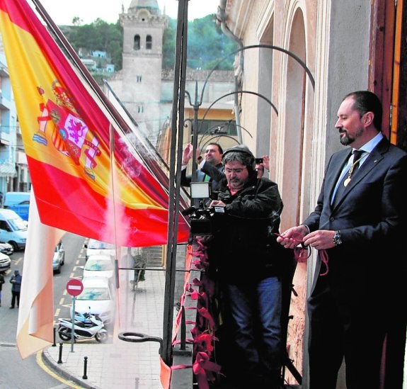 Con licencia para atronar