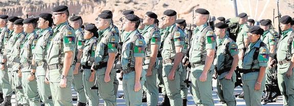 Los 'paracas', firmes ante su patrona