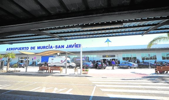 Varapalo europeo al Ministerio por el aeropuerto de San Javier