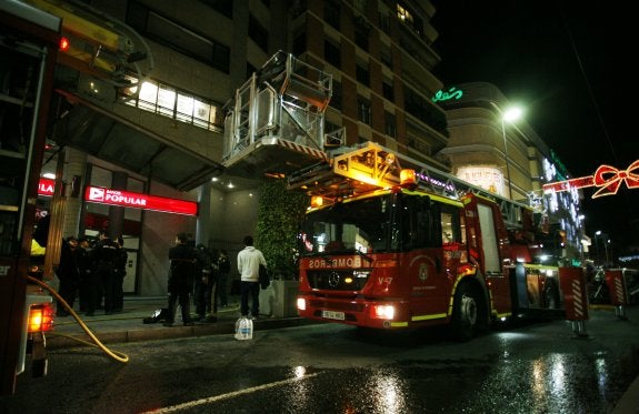 Un muerto y una mujer de 88 años herida en el incendio de su piso en Maisonnave