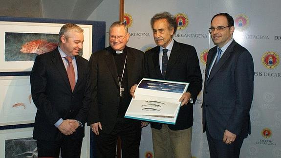 Pedro Cano homenajea al mar y al cristianismo con su nueva exposición