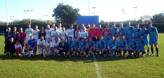 Los Informadores ganan el partido benéfico en los penaltis