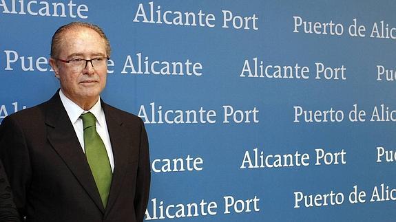 Ferrer busca que el puerto sea «pilar» del desarrollo social y económico