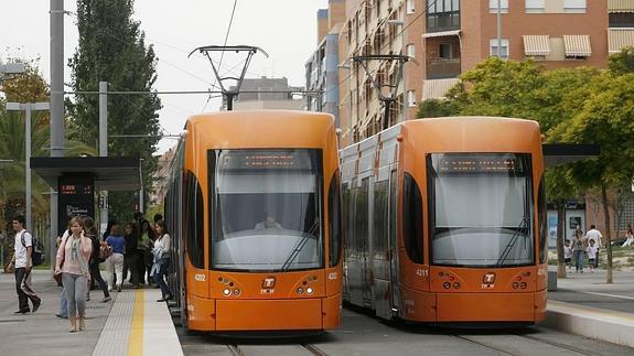 Usuarios del TRAM puntúan con un 8,33 el servicio