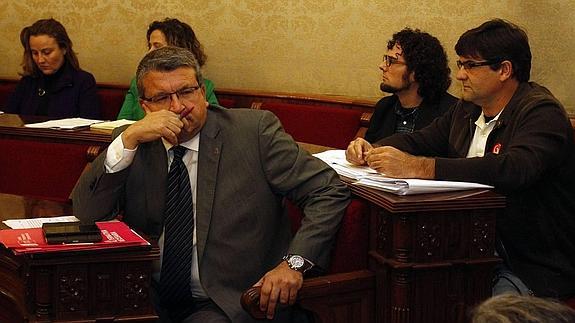 La oposición critica que no se ha contado con ellos para gestionar la renuncia de Castedo