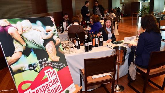 La Comunidad acerca los vinos de un centenar de bodegas murcianas a 15 países