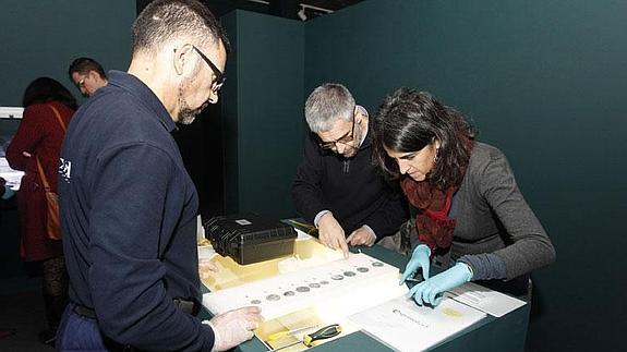 El Museo Arqueológico enseña a crear monedas