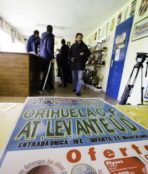 La plantilla del Orihuela anuncia que continuará hasta el final de la Liga