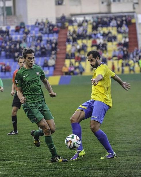 El Orihuela se queda en la primera rampa