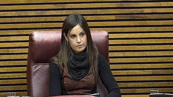 Elisa Díaz, a punto de romper a llorar, niega que Ortiz le pagara la casa