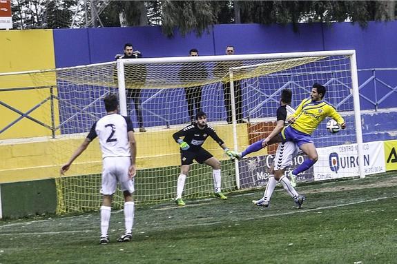 El Orihuela no puede inquietar al líder