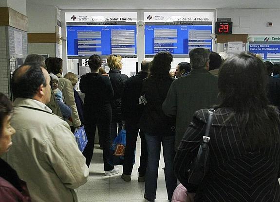 La bajada de temperaturas empieza a llenar consultas de adultos y niños con gripe