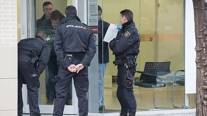 Caen tres de los integrantes de la banda que atracó dos bancos en Los Dolores y Alquerías