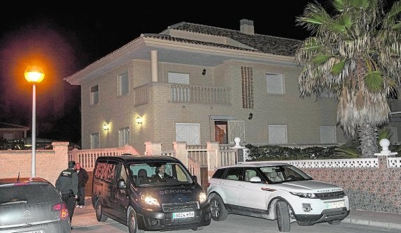 Muere un hombre en La Manga al ceder la barandilla de un balcón