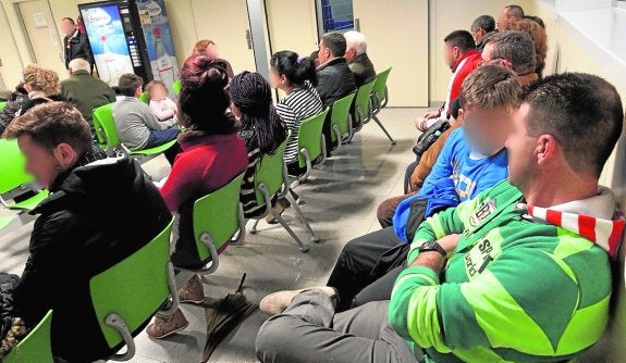 Los hospitales afrontan su segundo mes con las Urgencias colapsadas