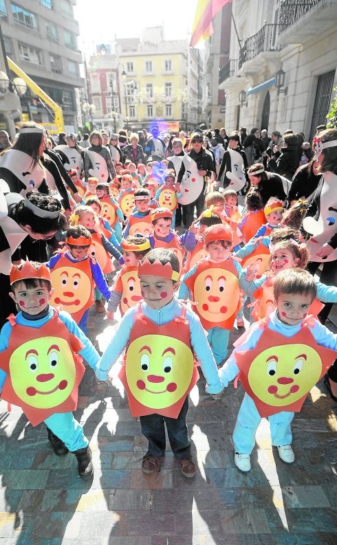 «¡Qué divertido es desfilar por el casco antiguo!»