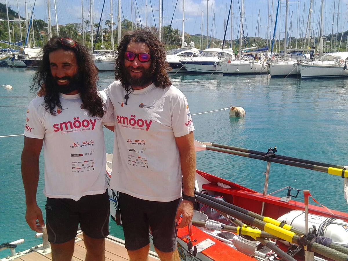 Dos bomberos murcianos cruzan el Atlántico a remo