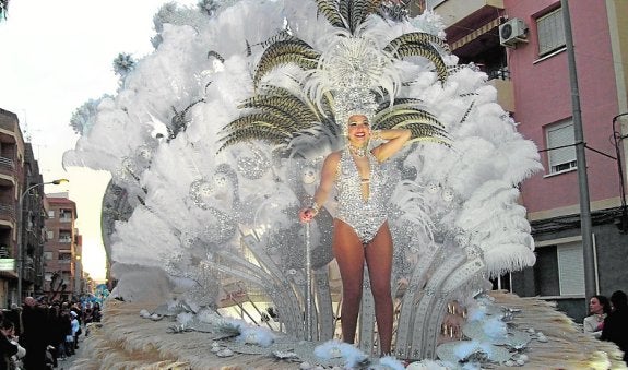 10.000 personas presenciaron el desfile