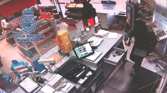 Detenidos dos atracadores de gasolineras en el Polígono Industrial Oeste
