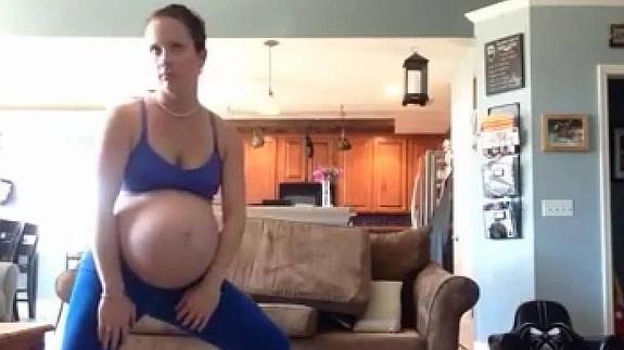 Una embarazada de 40 semanas baila 'Thriller' para ponerse de parto