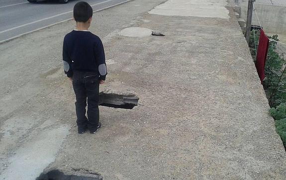 El PP denuncia la pasividad municipal ante los agujeros de varias acequias