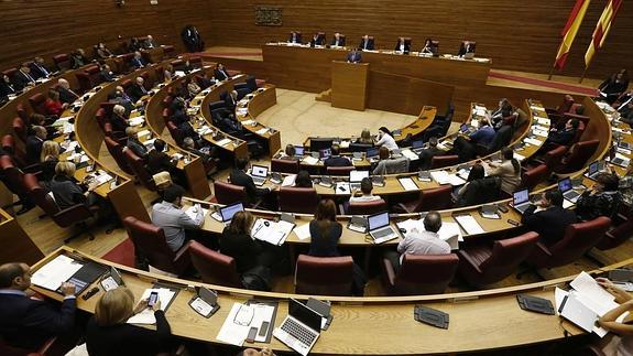 El PP rechaza devolver al Consell el proyecto de Ley de Señas