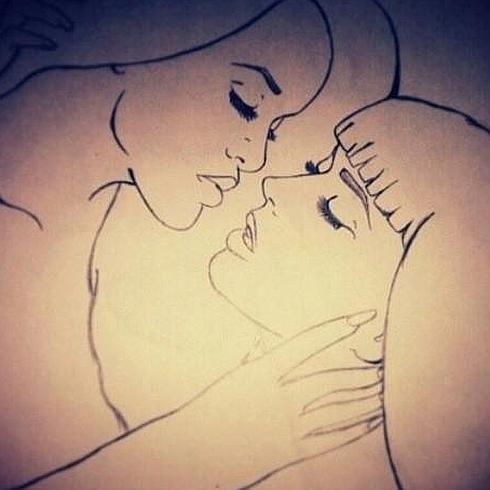 Katy Perry le regala un apasionado beso a Rihanna